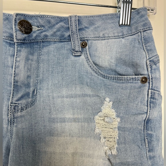 Hybrid Collection Distressed Denim Shorts, Size 5 - Picture 3 of 8